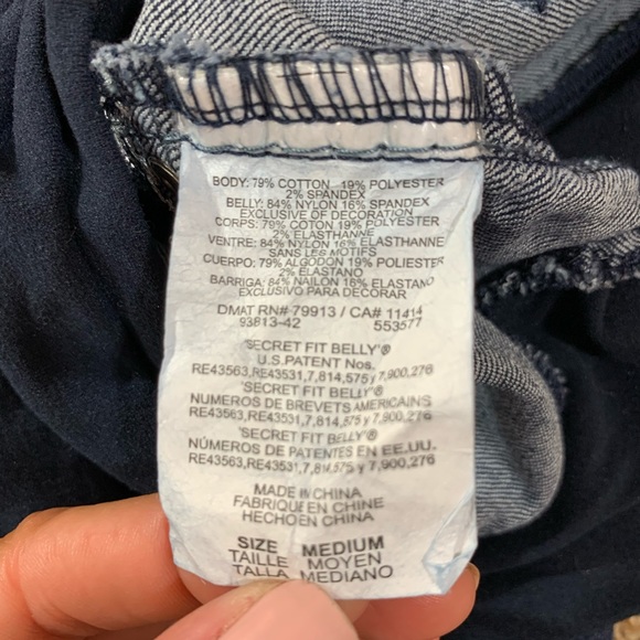 Fade to Blue Maternity Jeans - Picture 6 of 9